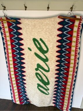 NWT Plush Cream & Green 'Aerie' Sherpa Throw Blanket with Colorful Border